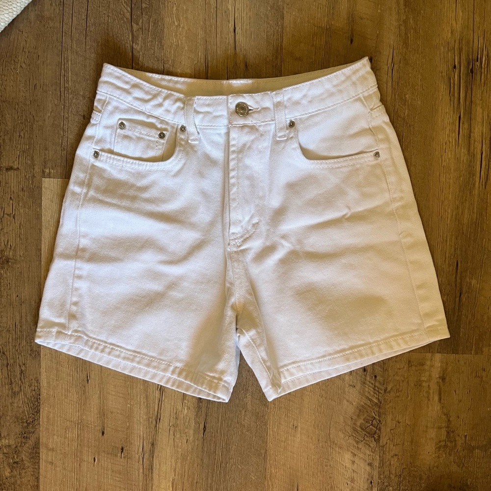 White Mom fit shorts